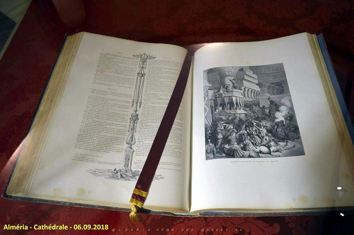 28 LA CATHEDRALE ET LE FORTERESSE DE L INCARNATION (120).JPG